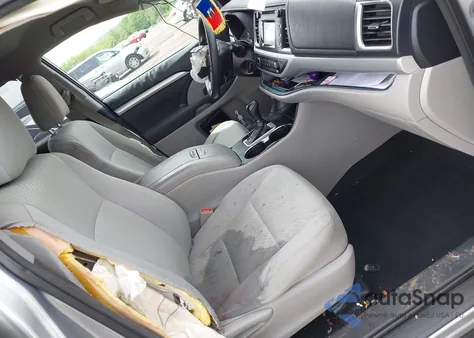 2014 Toyota Highlander Le V6 z USA, uszkodzony, nr VIN 5TDBKRFH4ES048559